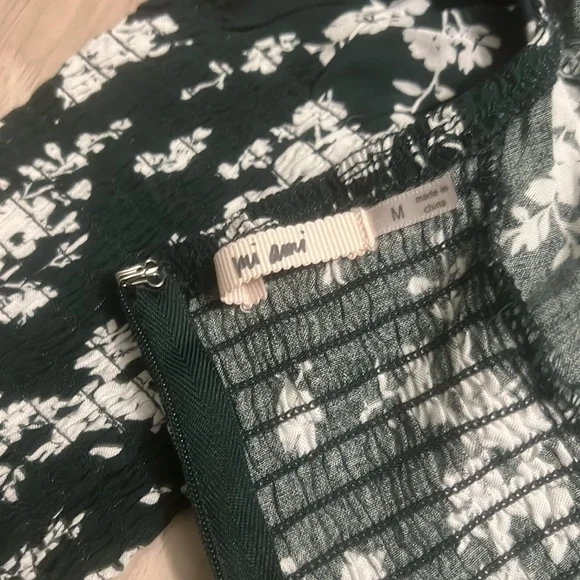 I don’t like it. I paid $65, selling for $35 or best offer. Never been worn. - Picture 5 of 6